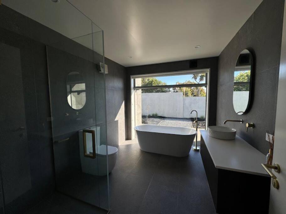 Ferienwohnung Location And Luxury In Timaru Exterior foto
