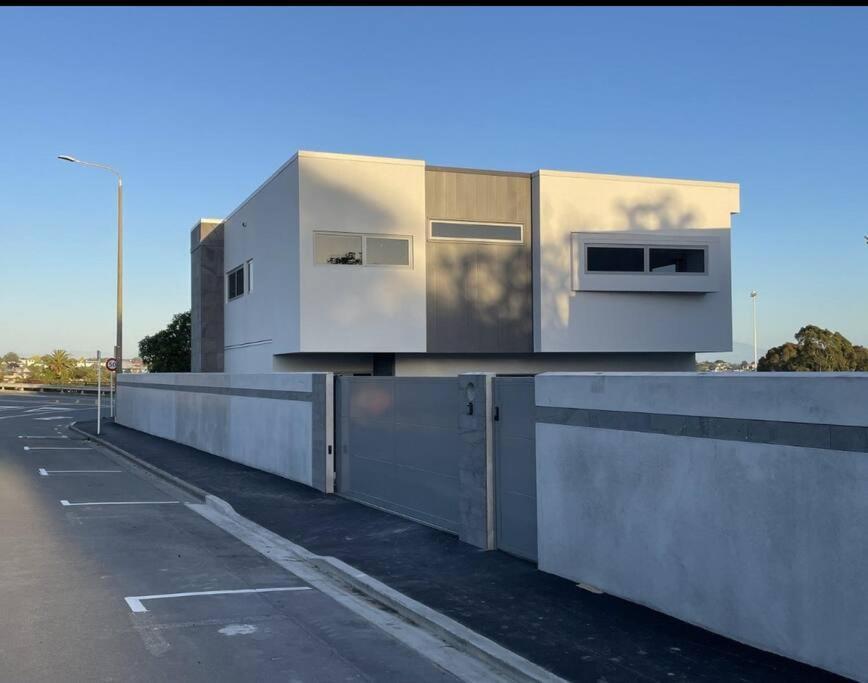 Ferienwohnung Location And Luxury In Timaru Exterior foto